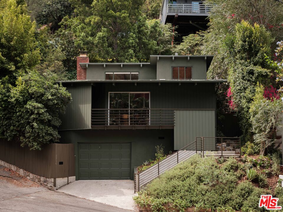 1956 post-and-beam home at 5730 Cazaux Drive in Los Feliz