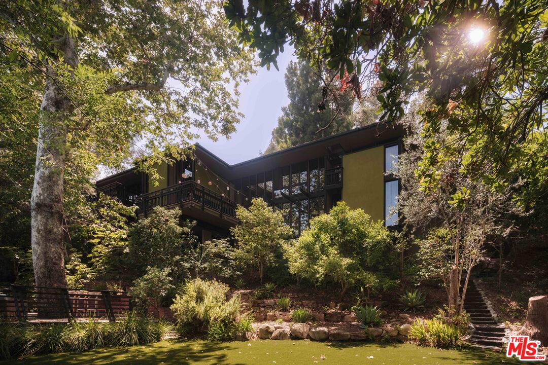 Redwood-and-glass residence at 954 Hillside Terrace in Pasadena